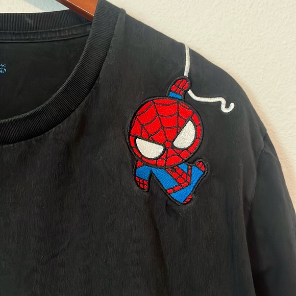 DISNEY MARVEL Hong Kong Disneyland Avengers T-Shirt - Picture 4 of 5